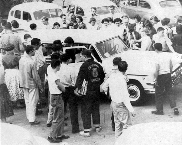 Station wagon drive in 1954