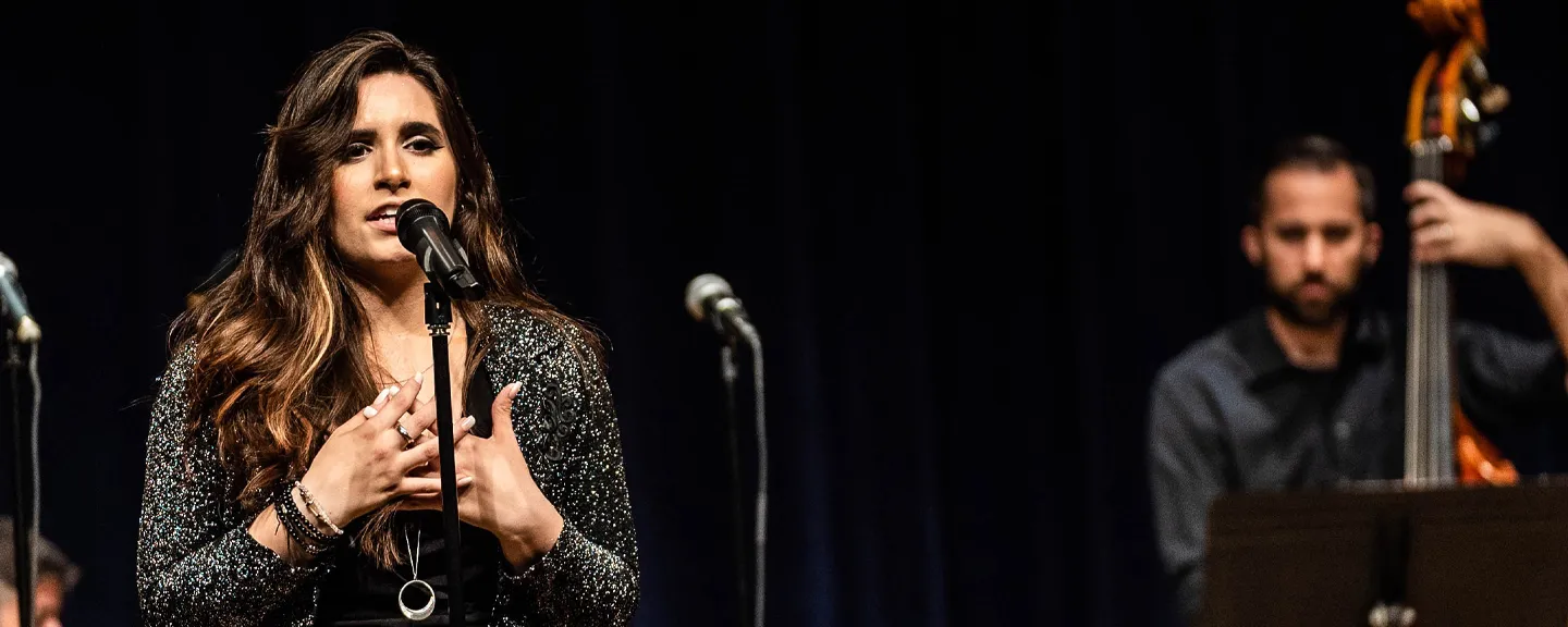 Moxy Anne ’19 Sings for the People