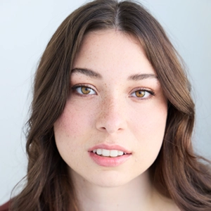 Cara's headshot