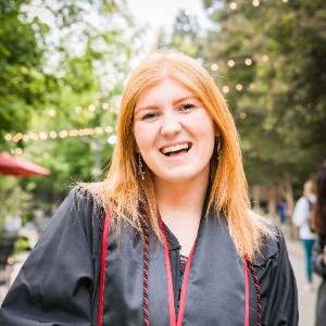 hannah's headshot smiling