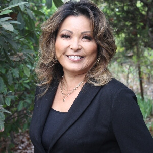 Tina's headshot